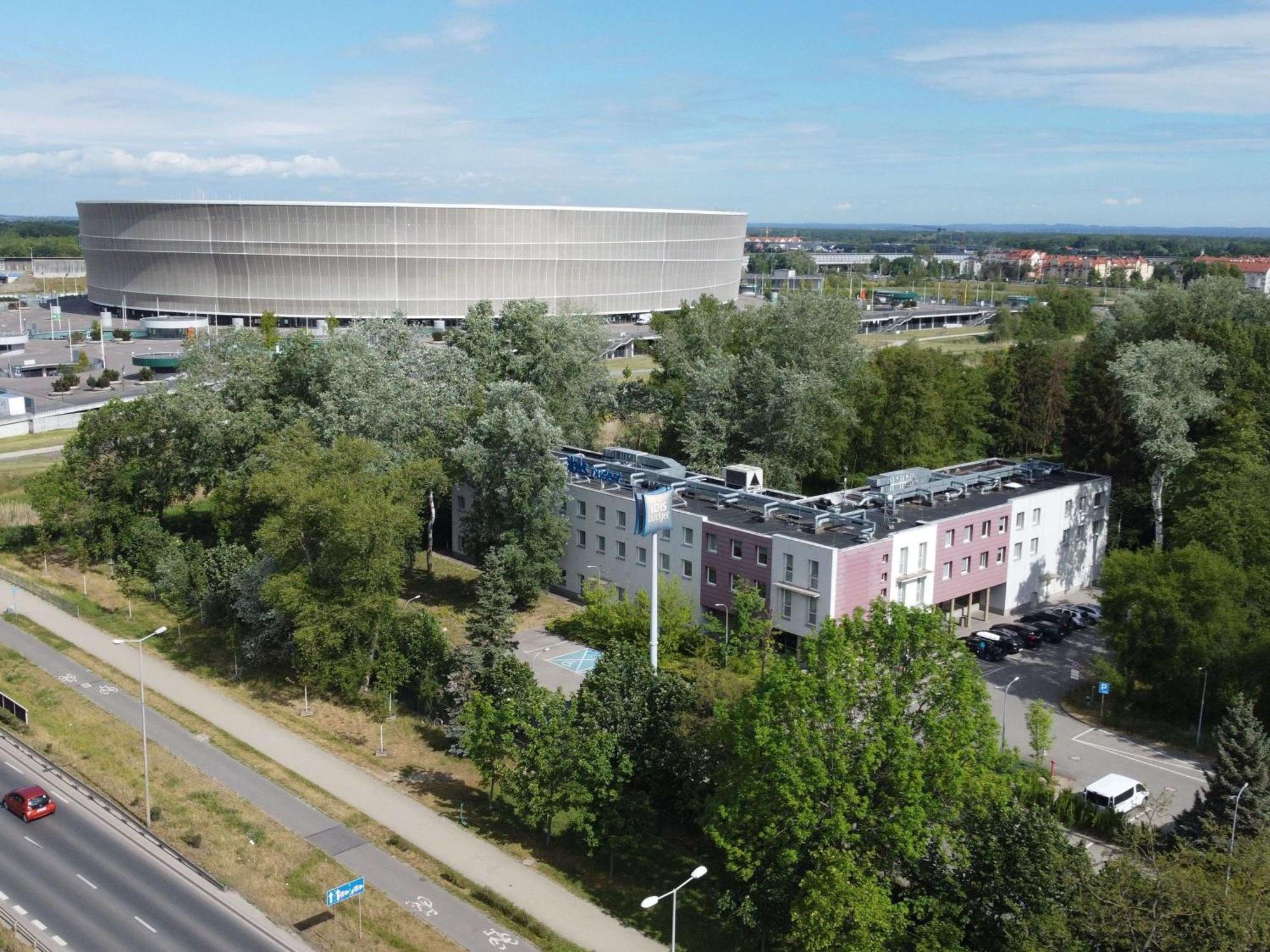 Ibis Budget Wroclaw Stadion Exterior photo